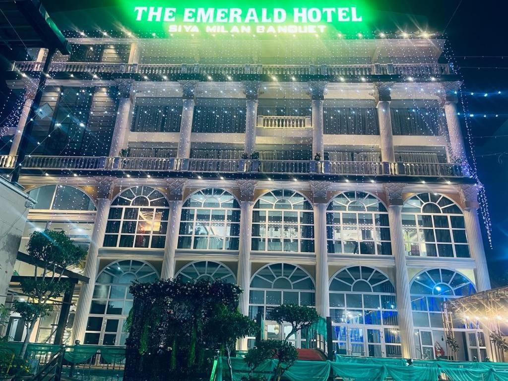 The Emerald Hotel & Siya Milan Banquets Muzaffarpur Exterior photo