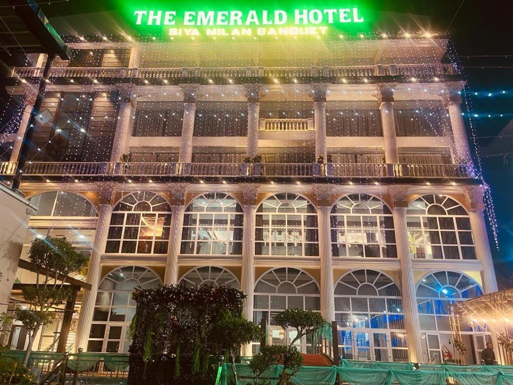 The Emerald Hotel & Siya Milan Banquets Muzaffarpur Exterior photo